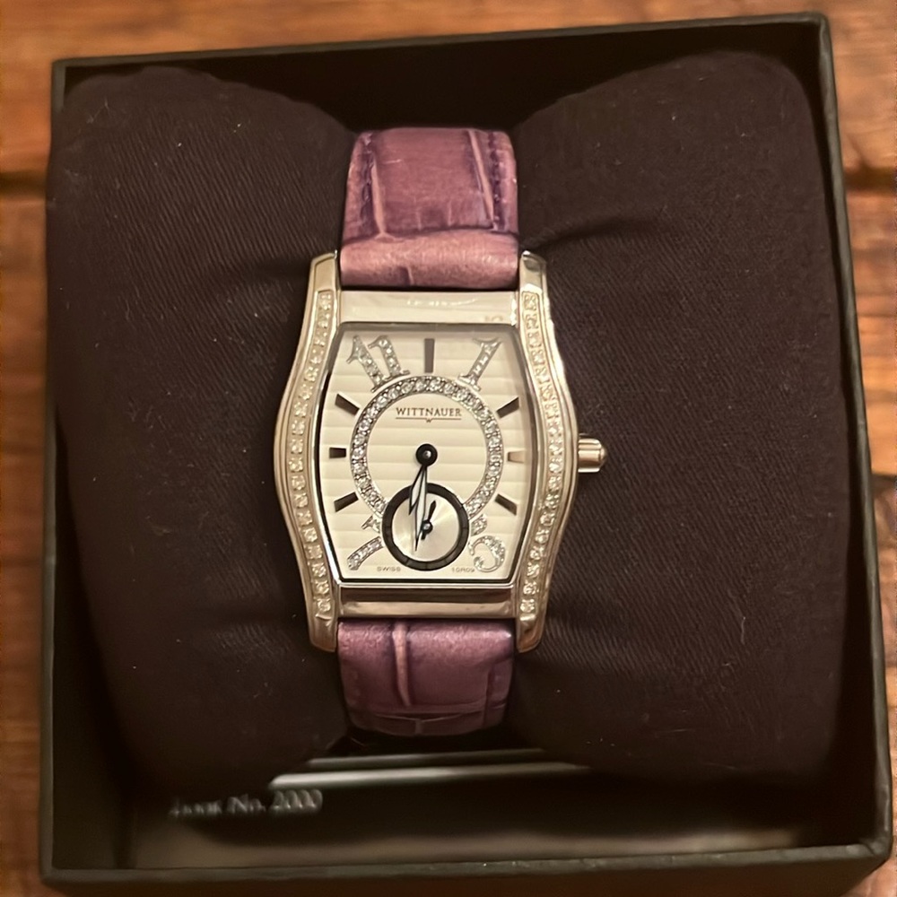 Wittnauer vintage ladies watch. Beautiful watch hardly worn!